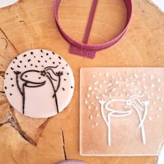 Partileyen Florks Çöp Kadın