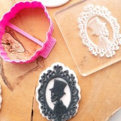 Erkek Kuru Kafa Çerçeve Kabartma Baskı Set