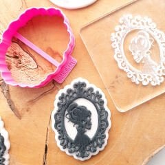 Kadın Kuru Kafa Çerçeve Kabartma Baskı Set