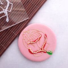 Tesbihli Dua Eden Eller Kabartma Baskı