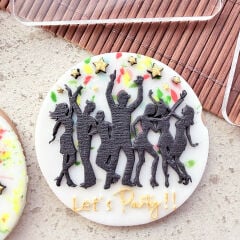 3 Boyutlu ''Let's Party'' Şeker Hamuru Kabartma Baskı Kalıbı - Eğlenceli Parti ve Kutlama Kurabiyeleri İçin