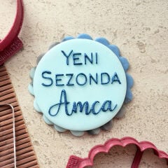 3 Boyutlu Şık ''Yeni Sezonda Amca'' Yazısı Şeker Hamuru Kabartma Baskı Kalıbı - Doğum Günü, Özel Günler ve Kutlama Kurabiyeleri İçin