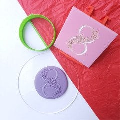 Kadınlar Günü Çiçekli Sekiz (8) Rakam Kabartma Baskı